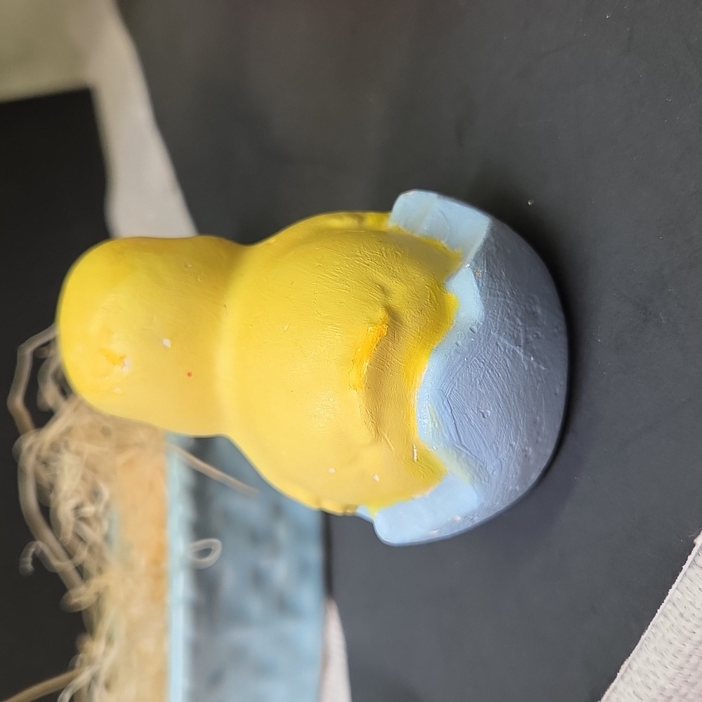 Chalk Chicken In A Nest Spring - Picture 6 of 8